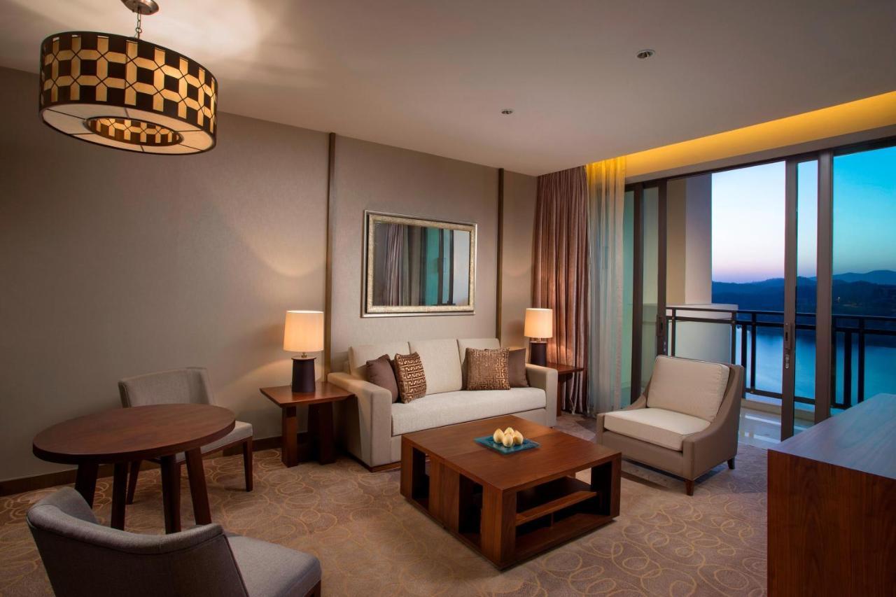 Sheraton Bailuhu Resort, Huizhou Хойчжоу Экстерьер фото